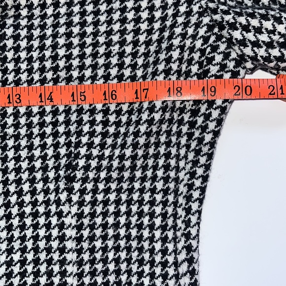 Coldwater Creek Wool Houndstooth Warm Long Sleeve Collared 3 Buttoned Jacket M - Picture 6 of 8